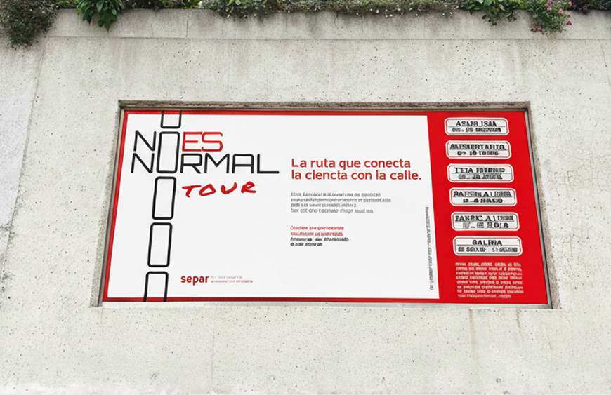 Letrero con el logo y fechas del No Es Normal Tour